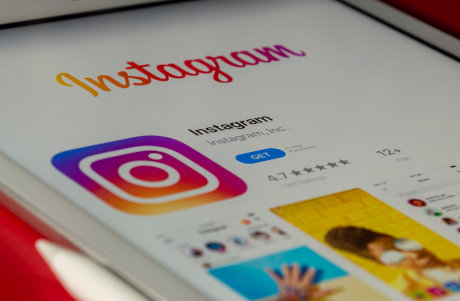 In der Story: Instagram testet Reshare-Sticker für Feed-Posts